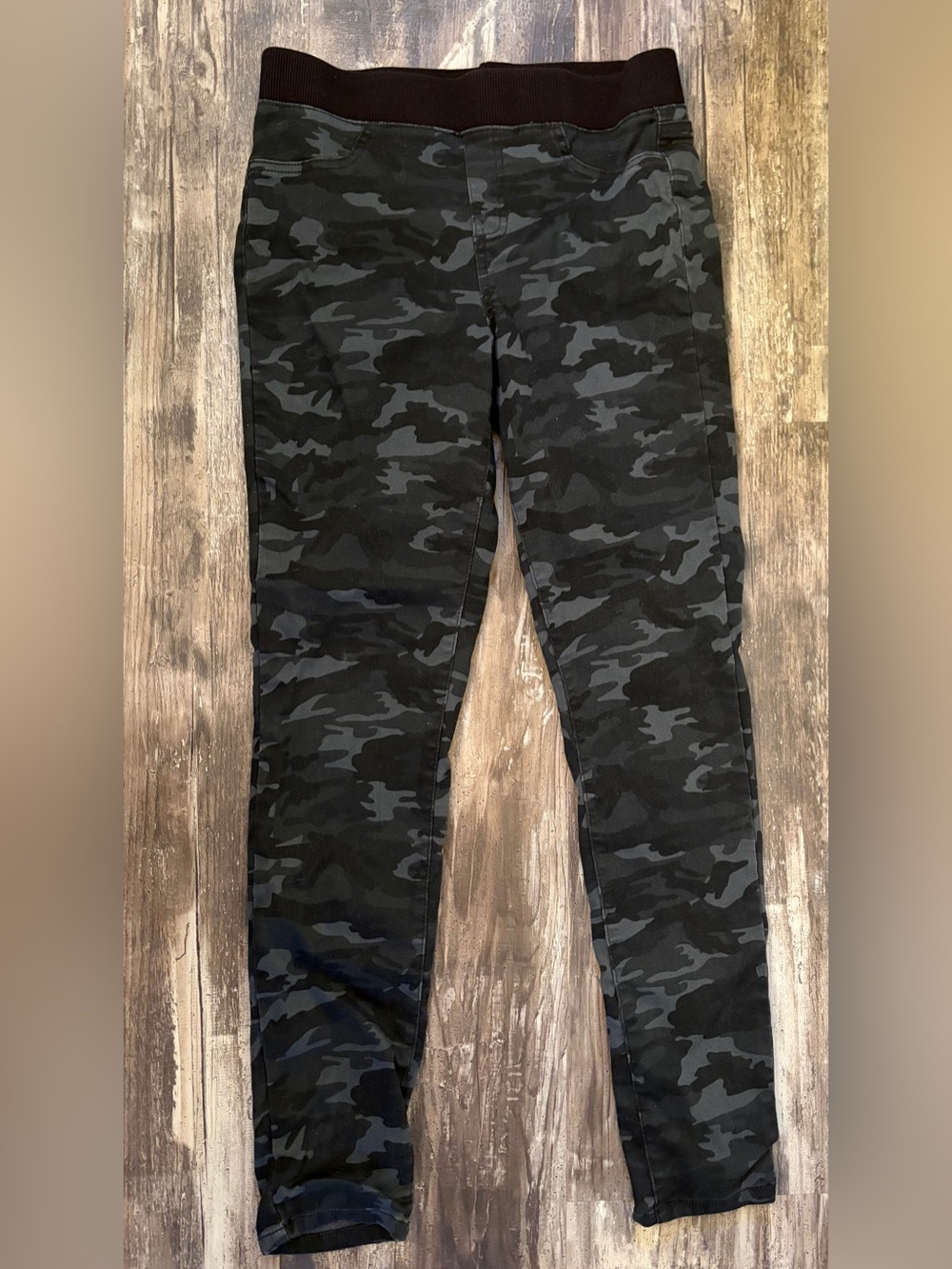 No Boundaries Gray Camo Bottoms -  (M 7-9)